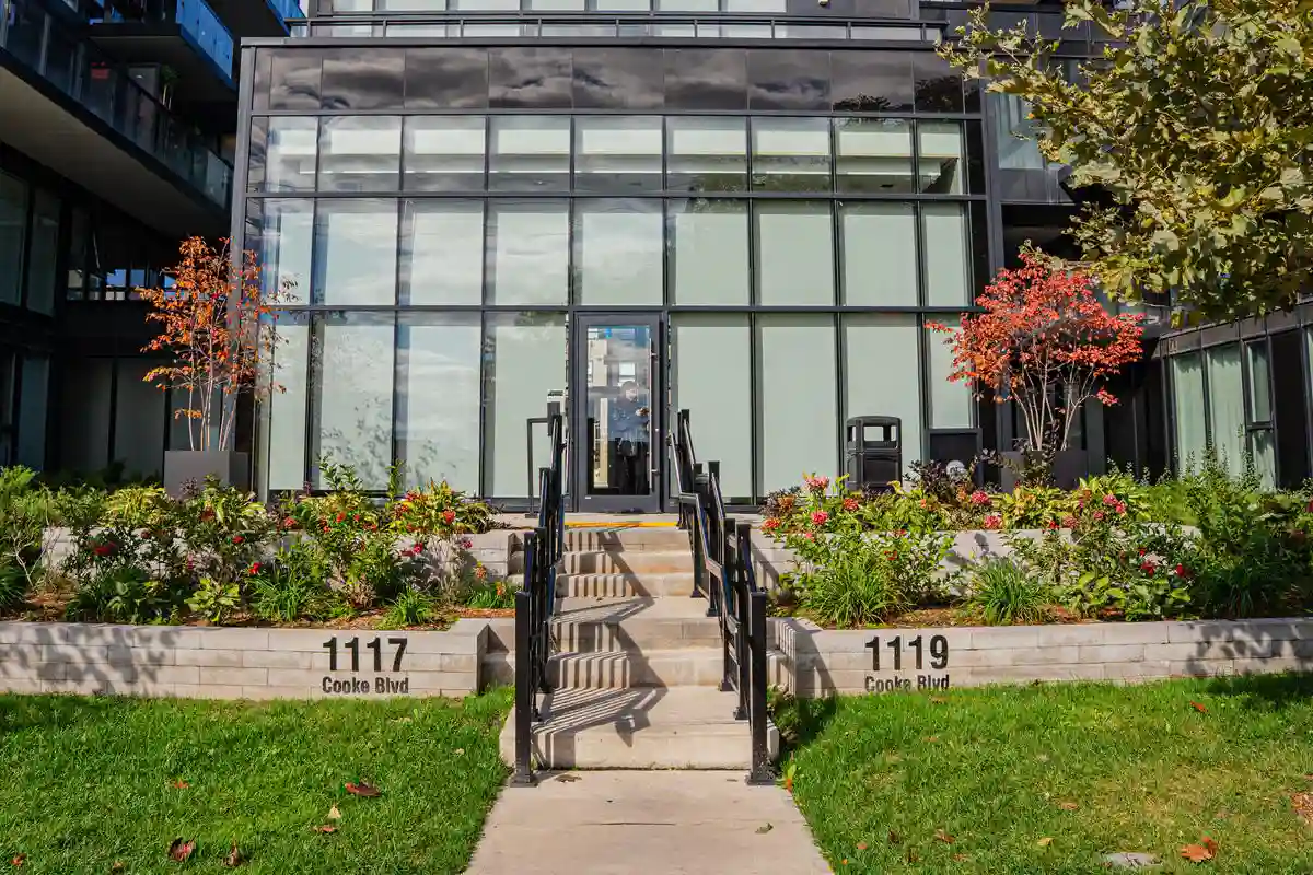 Entrance at Stationwest