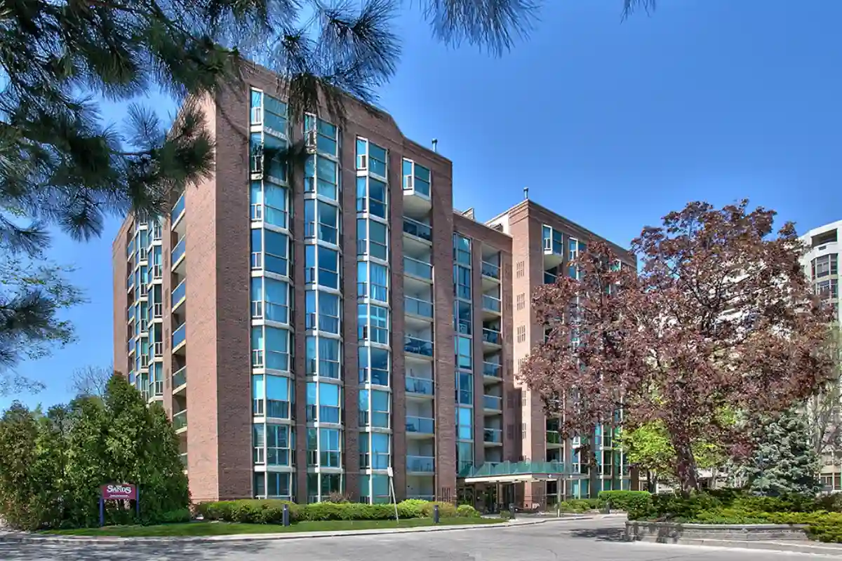 1225 North Shore Boulevard East, Burlington - The Sands condominiums in downtown burlington.