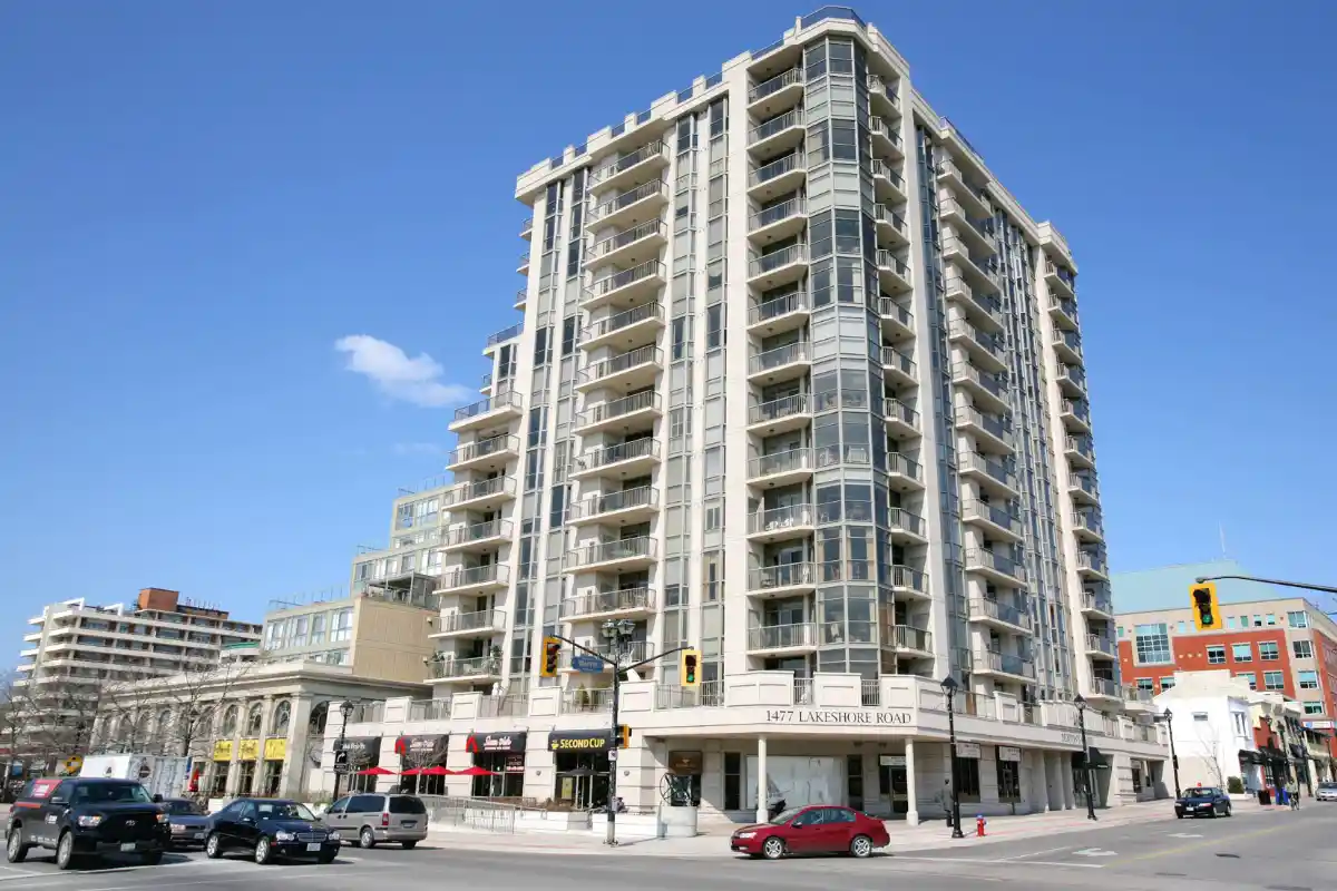 1477 Lakeshore Road, Burlington - Buntons Wharf condominiuns in downtown Burlington.