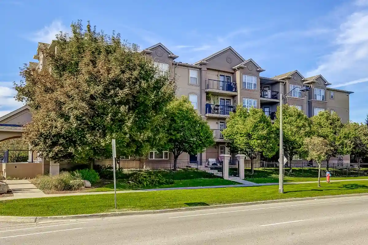 2035-2085 Appleby Line, Burlington - Orchard Uptown condominiums by Sutherland Development.