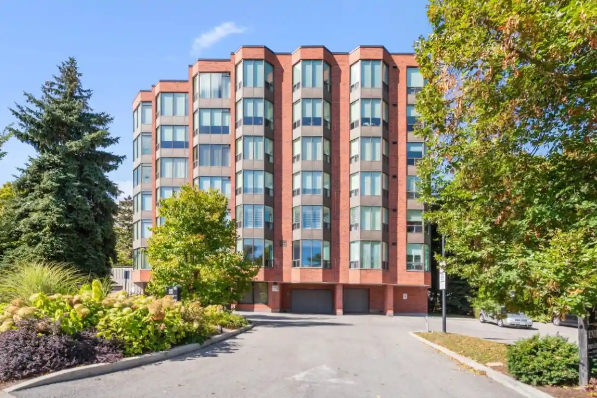 2121 Lakeshore Road, Burlington - Village Gate condominiums in downtown Burlington.