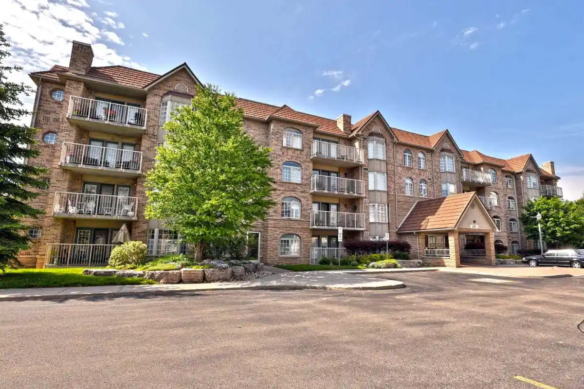 216 Plains Road West, Burlington - Oaklands Green condominiums in Aldershot Village.