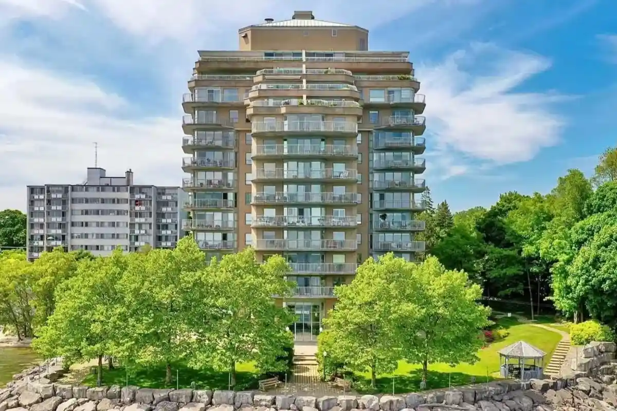 2190 Lakeshore Road, Burlington - Lakepoint condominium in downtown Burlington.