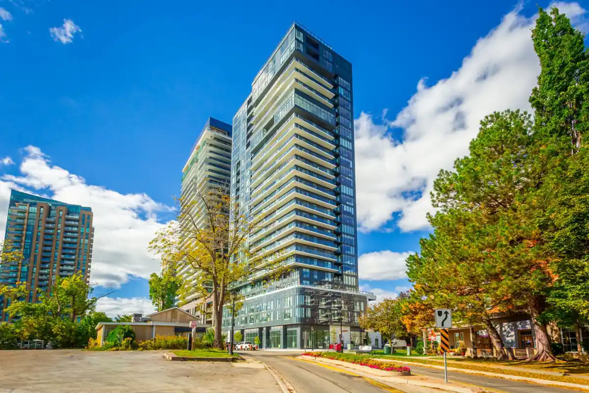 Nautique Lakefront Residences at 370 Martha Street, Burlington Ontario