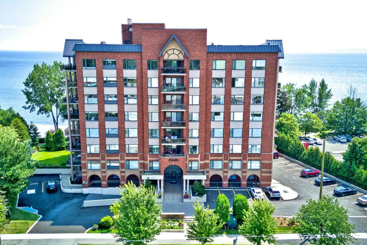 5340 Lakeshore Road, Burlington - Brants Landing East condominiums